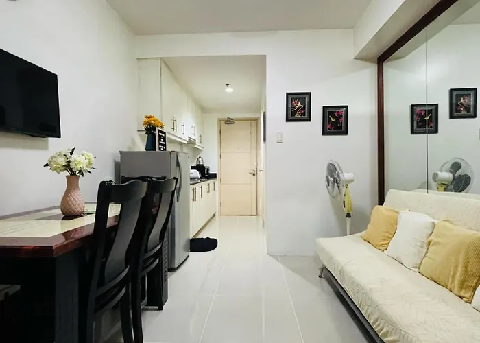 Flores Place At Sea Residences Moa *