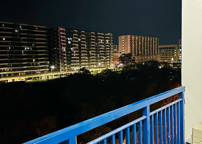 Flores Place At Sea Residences Moa * Manila